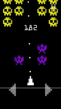 Invaders Classic Arcade Game - Pixel Art Shooter Screen Shot 6